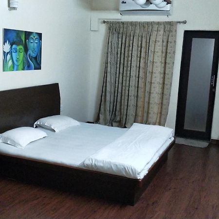 Apple Tree Apartments Koregaon Park Pune Exterior foto