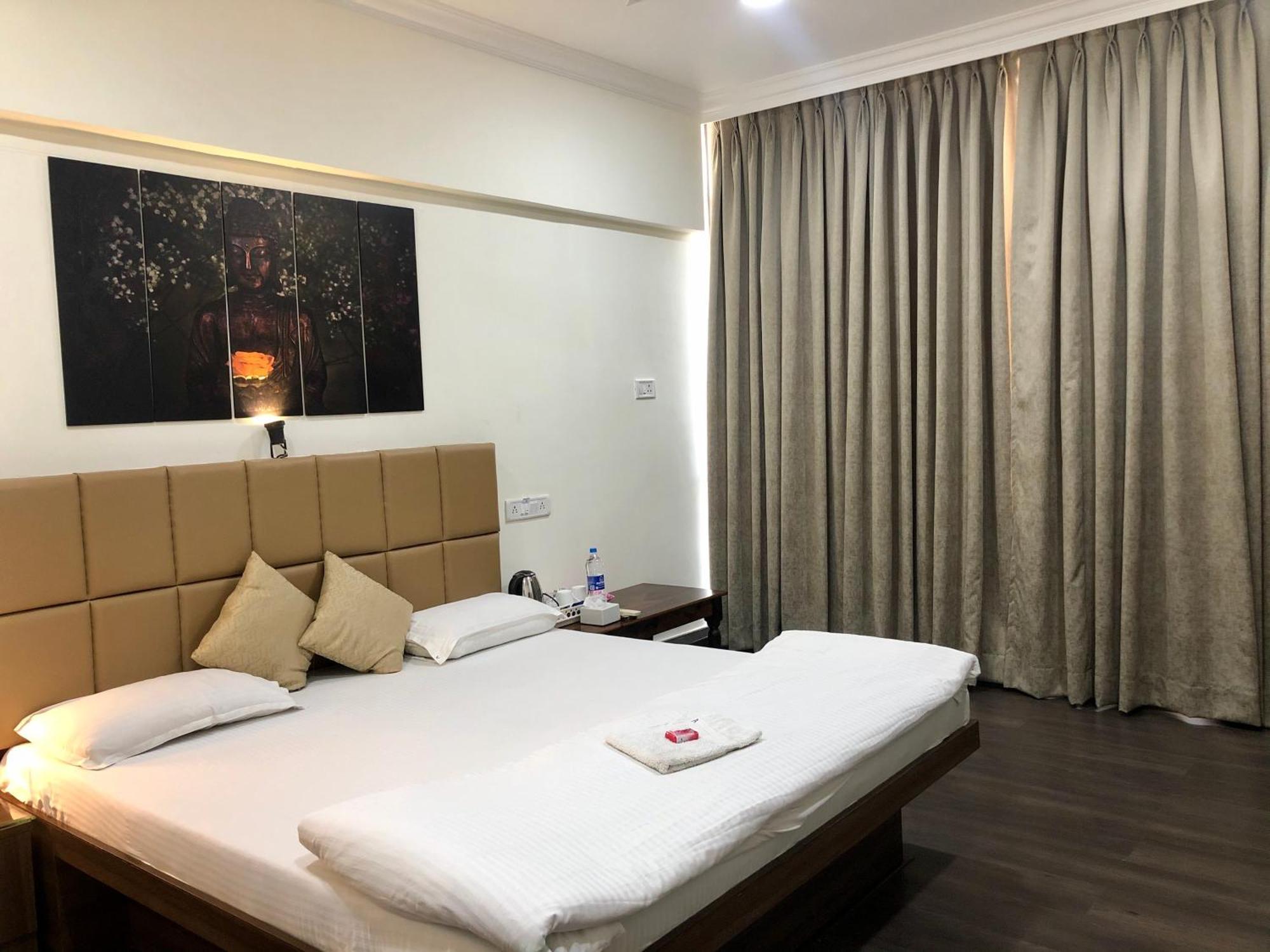 Apple Tree Apartments Koregaon Park Pune Exterior foto